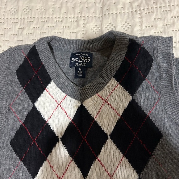 Children’s Place Boy Sweater Vest Gray Argyle Size S 5/6 ** EUC** - Picture 3 of 3